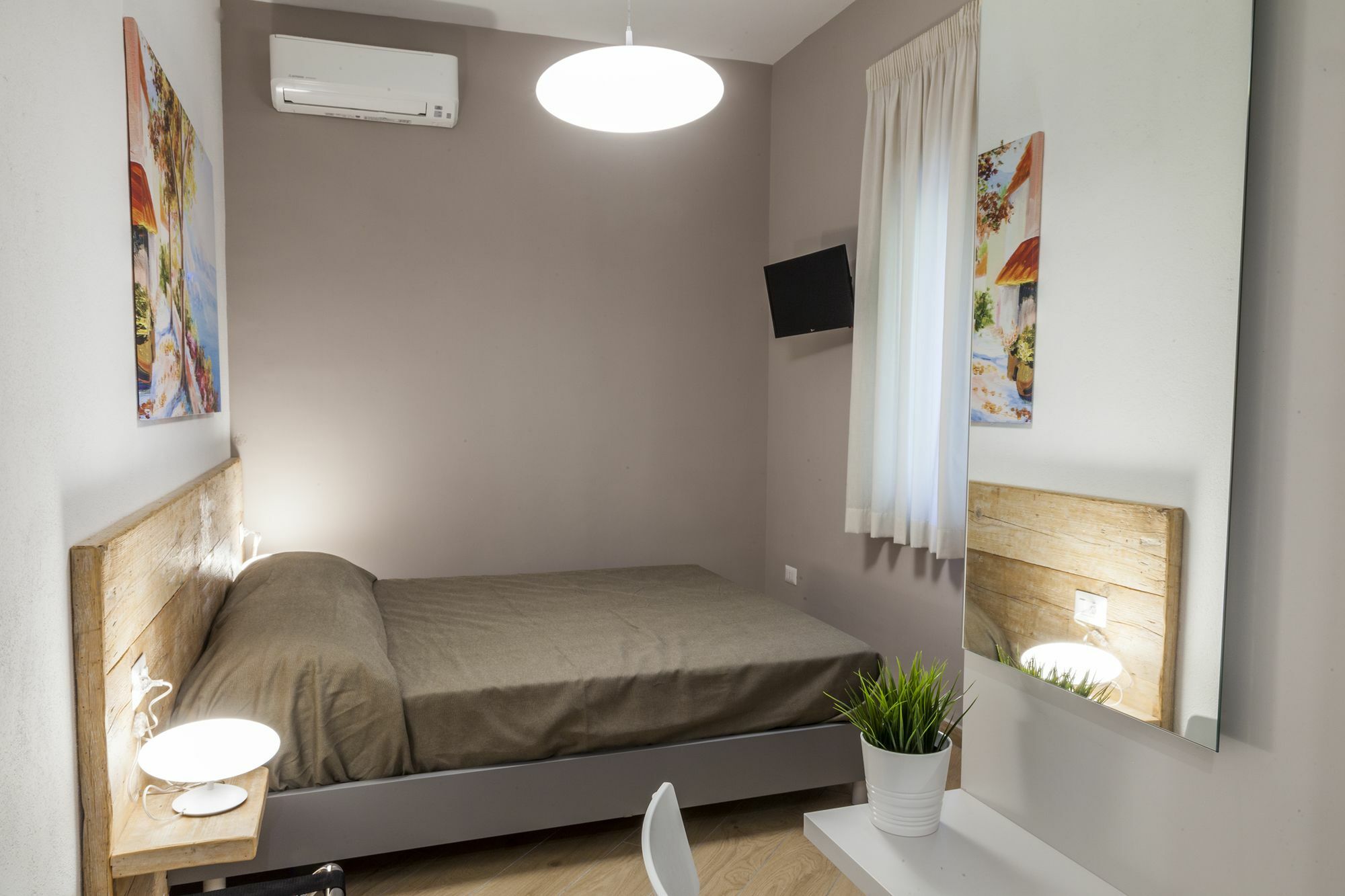 Euforia - Tre Sedi - Three Locations Couette-café 2*
