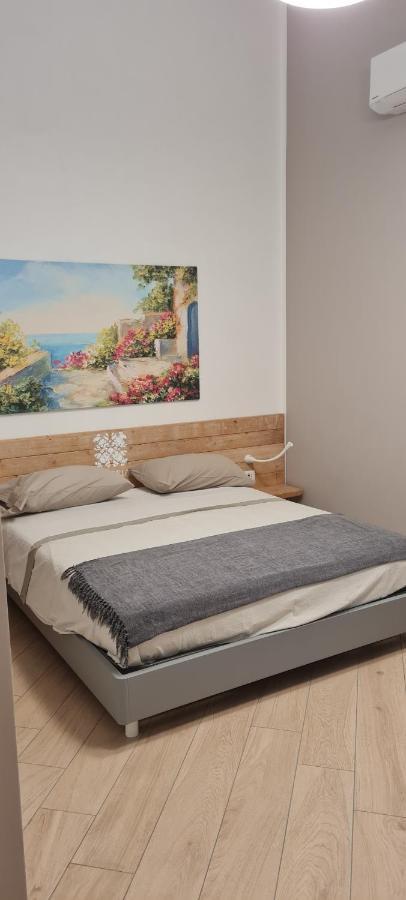 Euforia - Tre Sedi - Three Locations 2* Napels